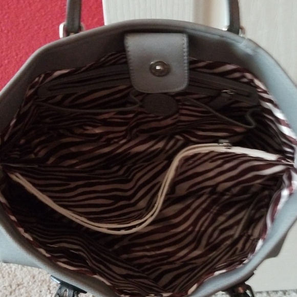 Handbag - Picture 3 of 3